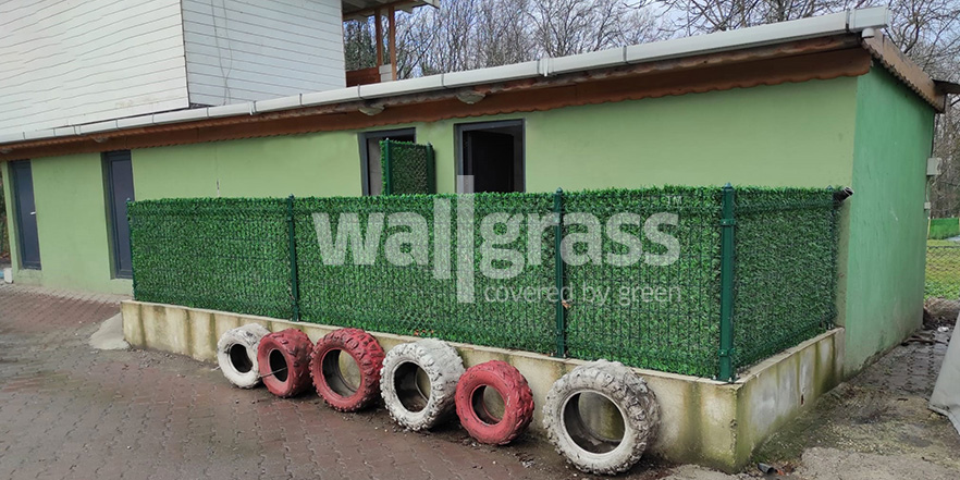 fake-grass-fence-panels